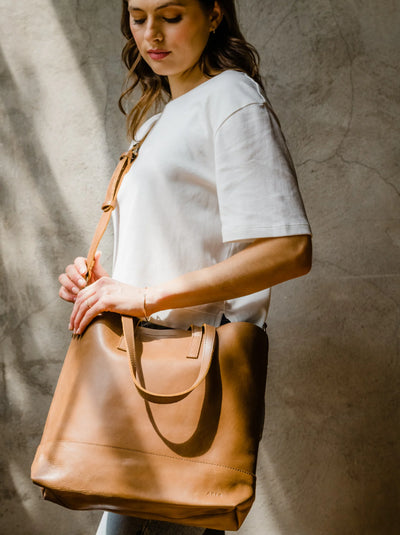 Abera Crossbody Tote in Whiskey