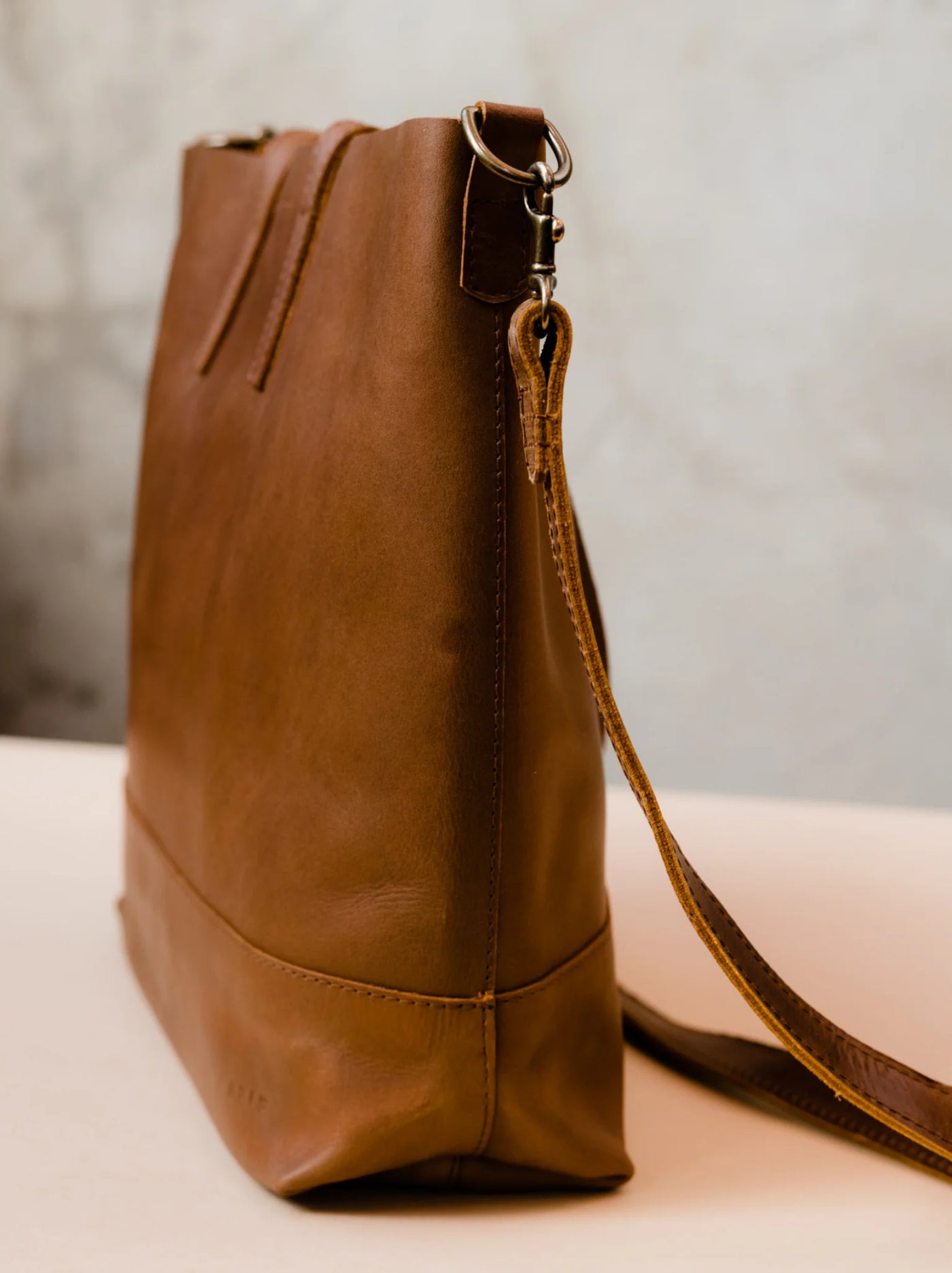 Abera Crossbody Tote in Whiskey