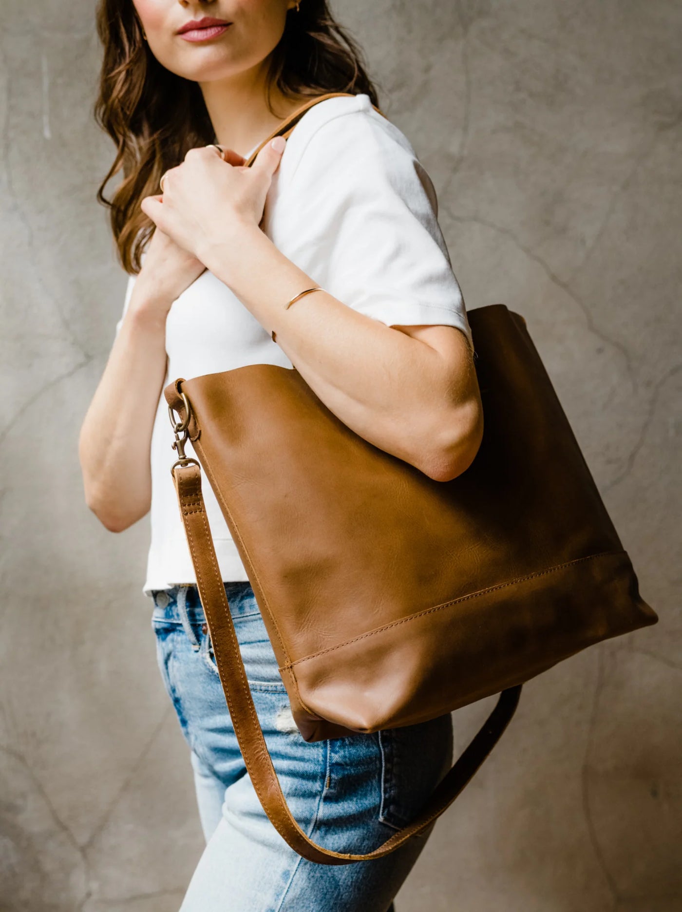 Abera Crossbody Tote in Whiskey